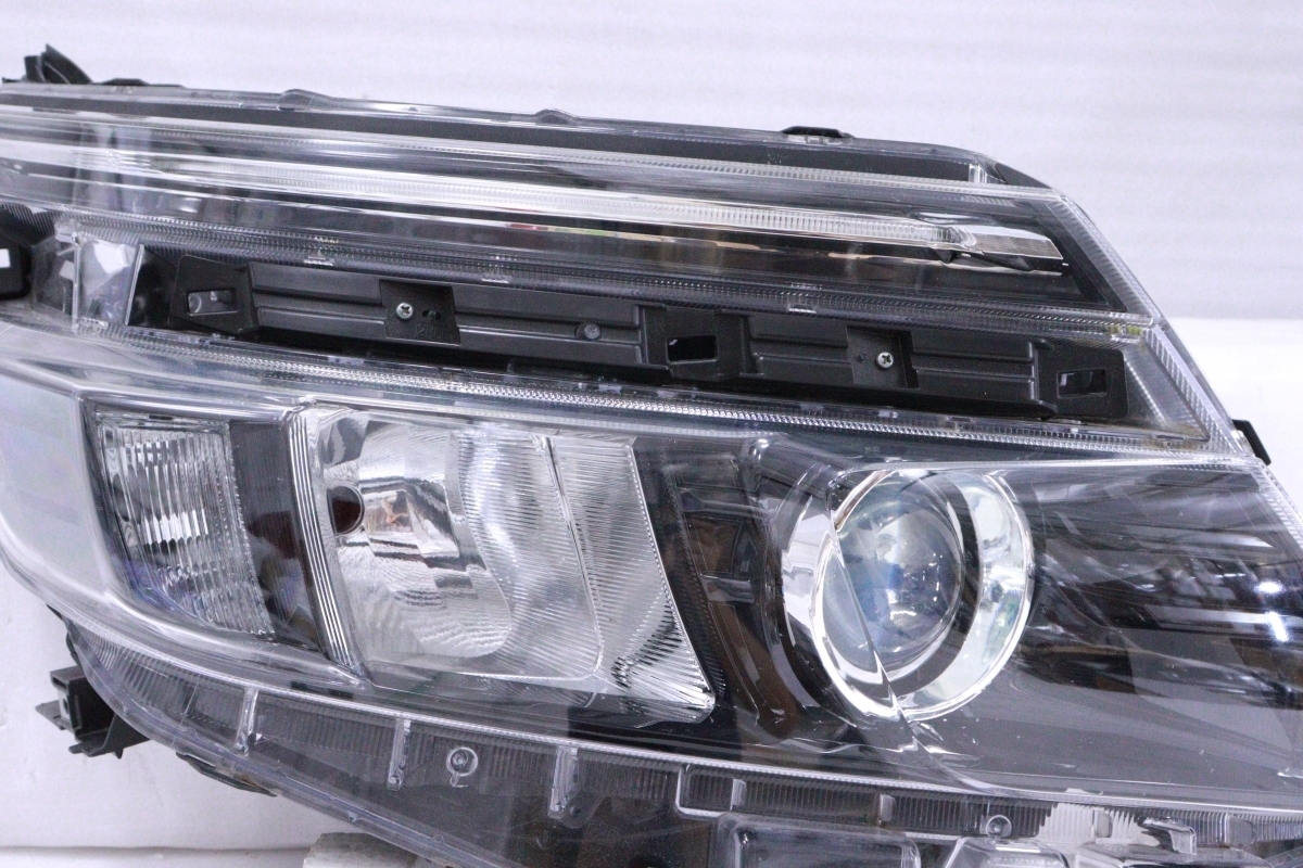 トヨタ マークⅡ ワゴン バン GX70系　テールランプ 左右セット ☆【希少】☆ GX70・マークⅡワゴン・テールランプ・左右セット