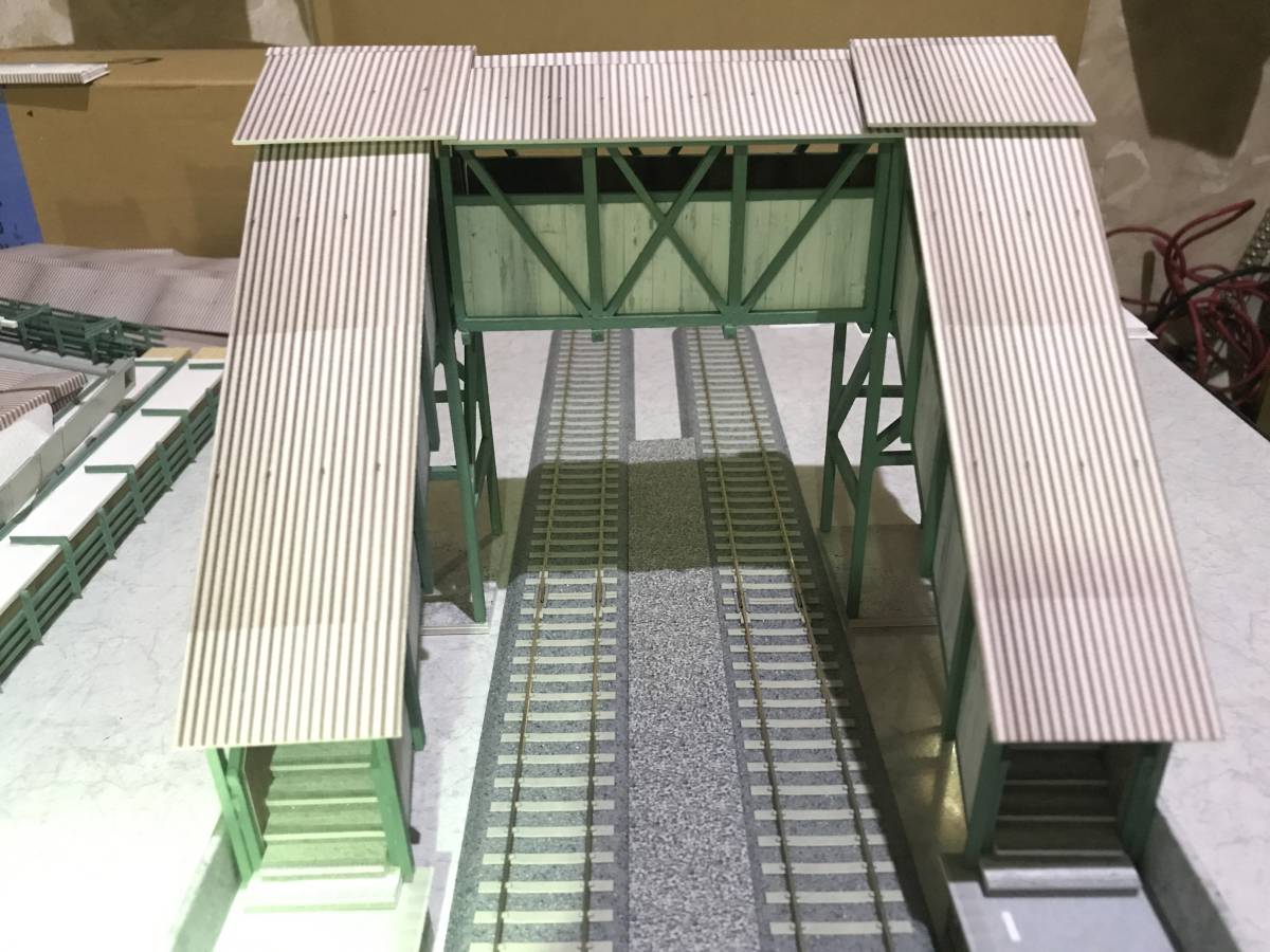 【人気セール，爆買い】 跨 跨線橋セット 40mm幅対向式ホーム 44mm幅島式も可 端置き２線跨ぎ 定形外送り(ストラクチャー)｜売買されたオークション情報、yahooの商品情報をアーカイブ公開 - オークファン ストラクチャー