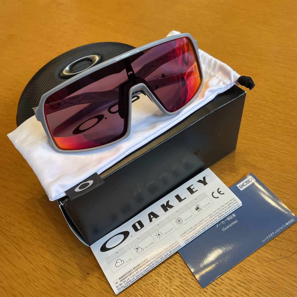 中古美品 Oakley オークリー SUTRO スートロ custom(セル 
