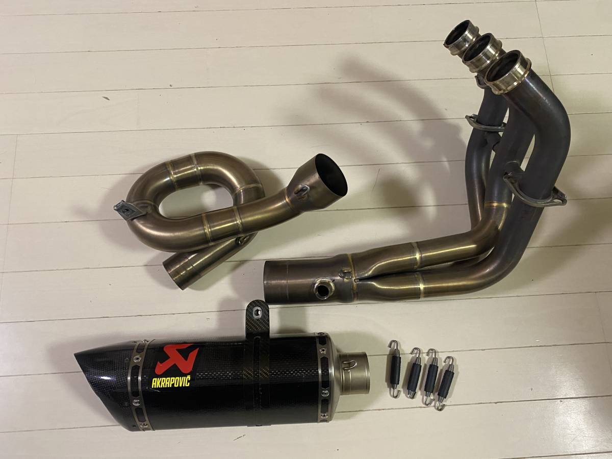 MT-09 ⁄ Yamaha Exhaust Racing Akrapovic Full FZ-09 XSR900 System 