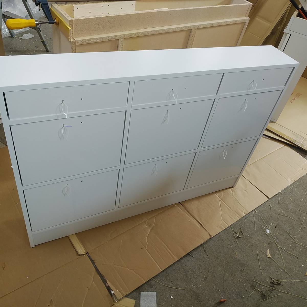 新作入荷，大得価 /ミカタ工業株式会社 日本製 本棚 靴箱 収納 フラップ扉 収納庫 124&times;19&times;85㎝ ラック サイドボード ラック 木製(本棚)｜売買されたオークション情報、yahooの商品情報をアーカイブ公開 - 本棚