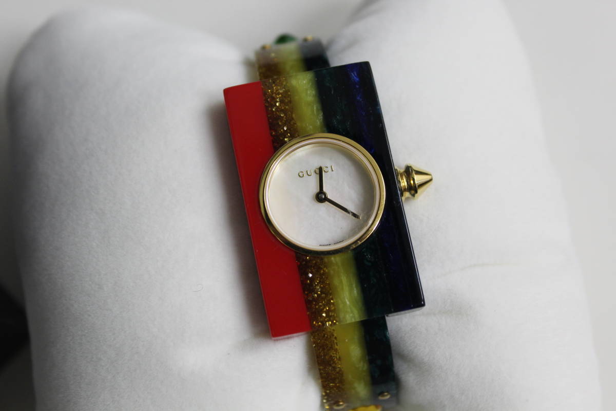 美品 動作品 Gucci グッチ 143.5 ホワイトシェル 文字盤 バングルウォッチ ブランド クオーツ レディース腕時計 激安1円スタート