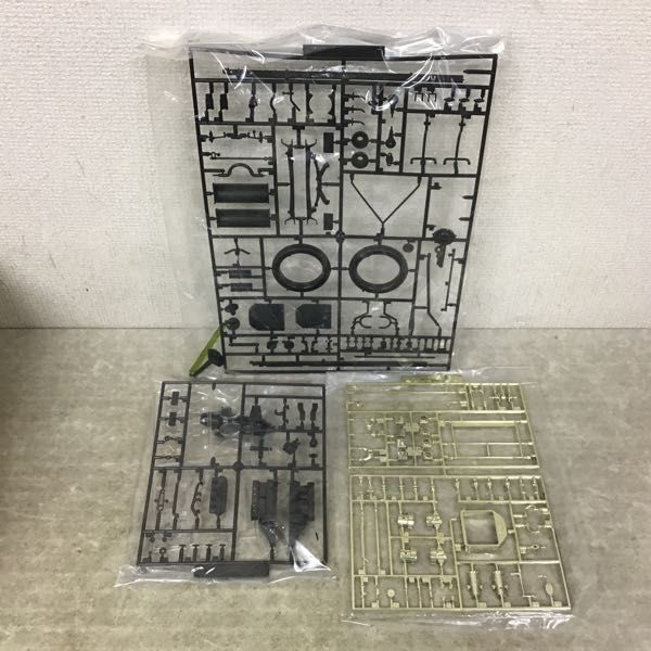 0 T T型フォード BANDAI バン 1&frasl;16 ford model van 組み立て途中 ミニカー T型フォードバン ERTL チキータバナナ | コマーシャルバン|ハード
