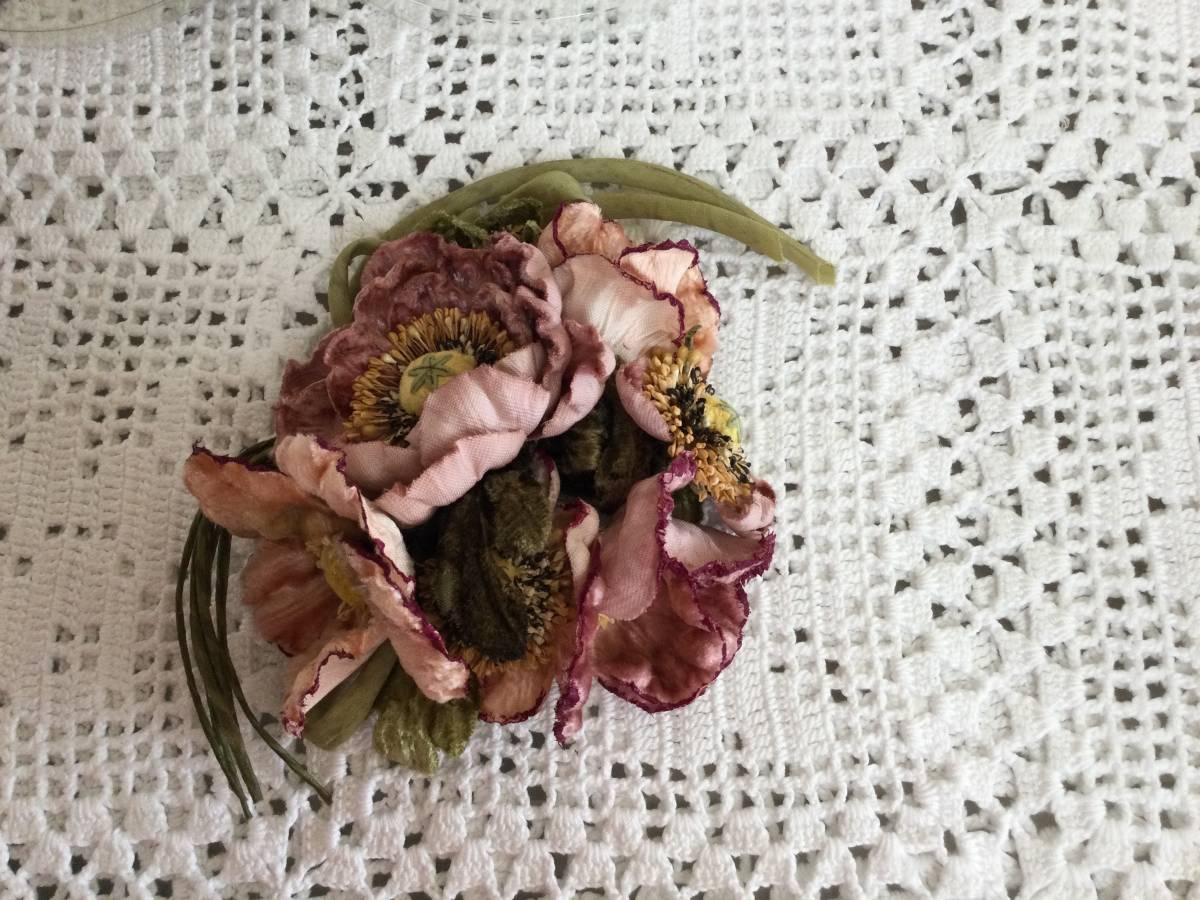 ワンダフルワールド　コサージュ　カネコイサオ　（モーヴピンク） KANEKO ワンダフルワールド ISAO（ブローチ&frasl;コサージュ）のフリマアイテム一覧 ピンク 豪華♡薔薇パッチ 和柄