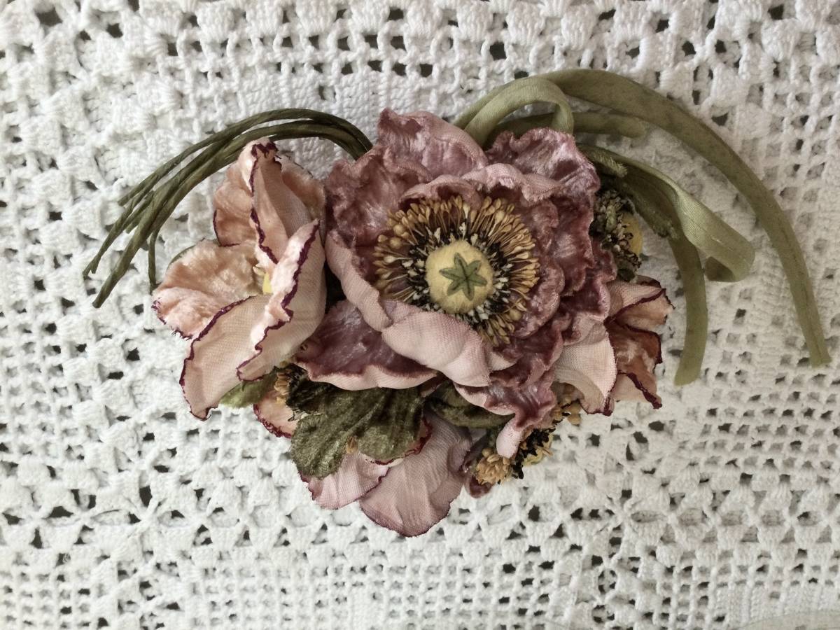 ワンダフルワールド　コサージュ　カネコイサオ　（モーヴピンク） KANEKO ワンダフルワールド ISAO（ブローチ&frasl;コサージュ）のフリマアイテム一覧 ピンク 豪華♡薔薇パッチ 和柄