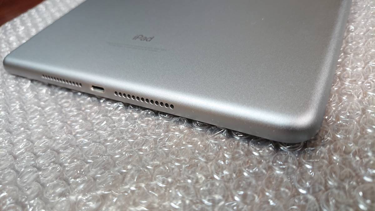 Apple iPad 第5世代 Wi-Fi + Cellular 32GB A1823 MP1J2J/A スペース