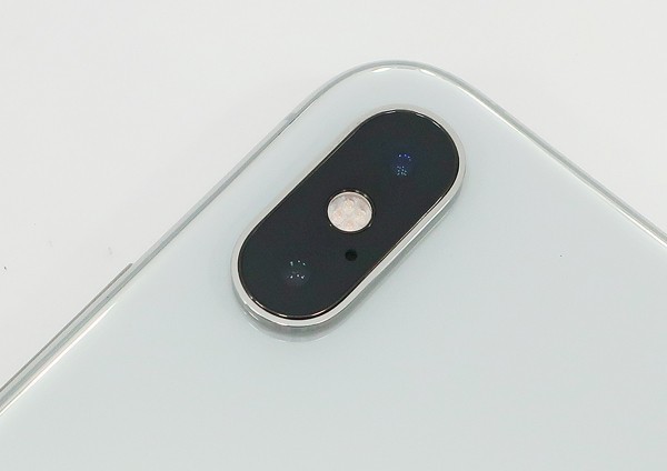 ◇【docomo/Apple】iPhone XS 64GB SIMロック解除済み NTAX2J/A スマートフォン シルバー iPhone Apple XS Gray, (GSM MTAW2J&frasl;A