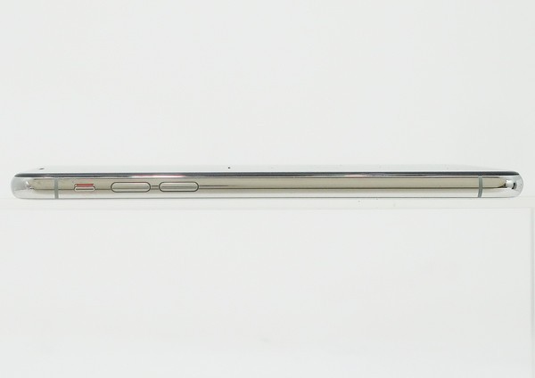 ◇【docomo/Apple】iPhone XS 64GB SIMロック解除済み NTAX2J/A スマートフォン シルバー iPhone Apple XS Gray, (GSM MTAW2J&frasl;A