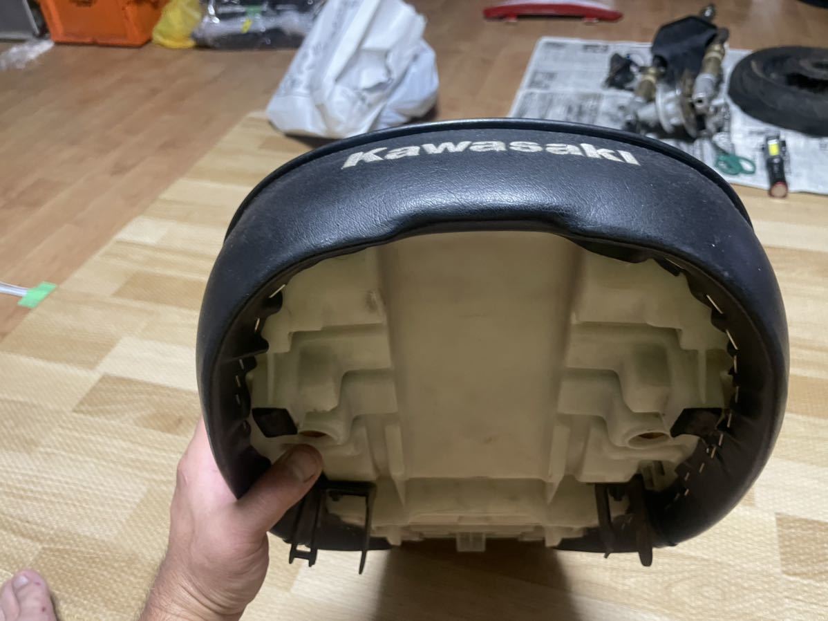 カワサキ 250TR あんこ抜き タックロールシート(社外品)｜売買された