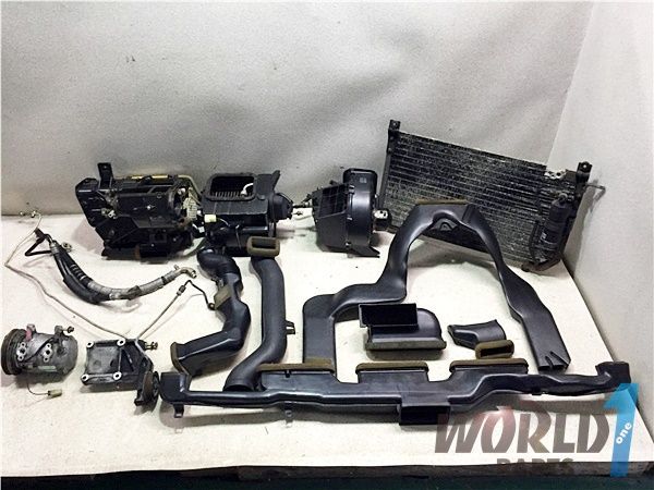 HR31 スカイライン GTS 前期 純正 エアコンユニット エバポレータ ブロア ヒーターコア コンプレッサー など 訳あり 電装品 2ドア R31  旧車