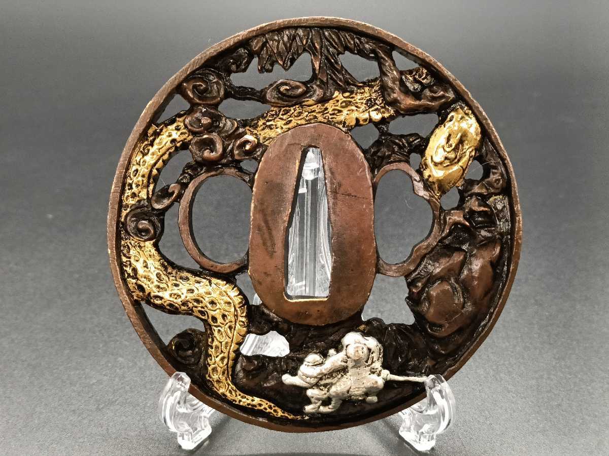 81565 日本刀装具 刀鍔 大蛇と侍の図 銅地 細工 絵金銀