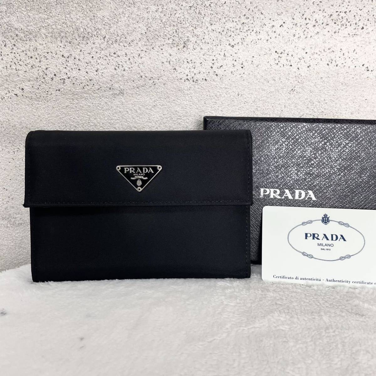 1円〜【新品】PRADA プラダ　折り財布　コンパクトウォレット　ステートナイロン　サフィアーノレザー　三角プレート　ブラック　ビジネス