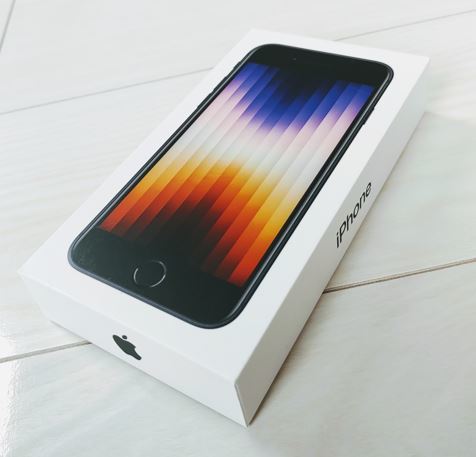 【新品】Apple iPhone SE3 本体 第3世代 64GB ミッドナイトブラック SIMフリー　判定○ 残債なし