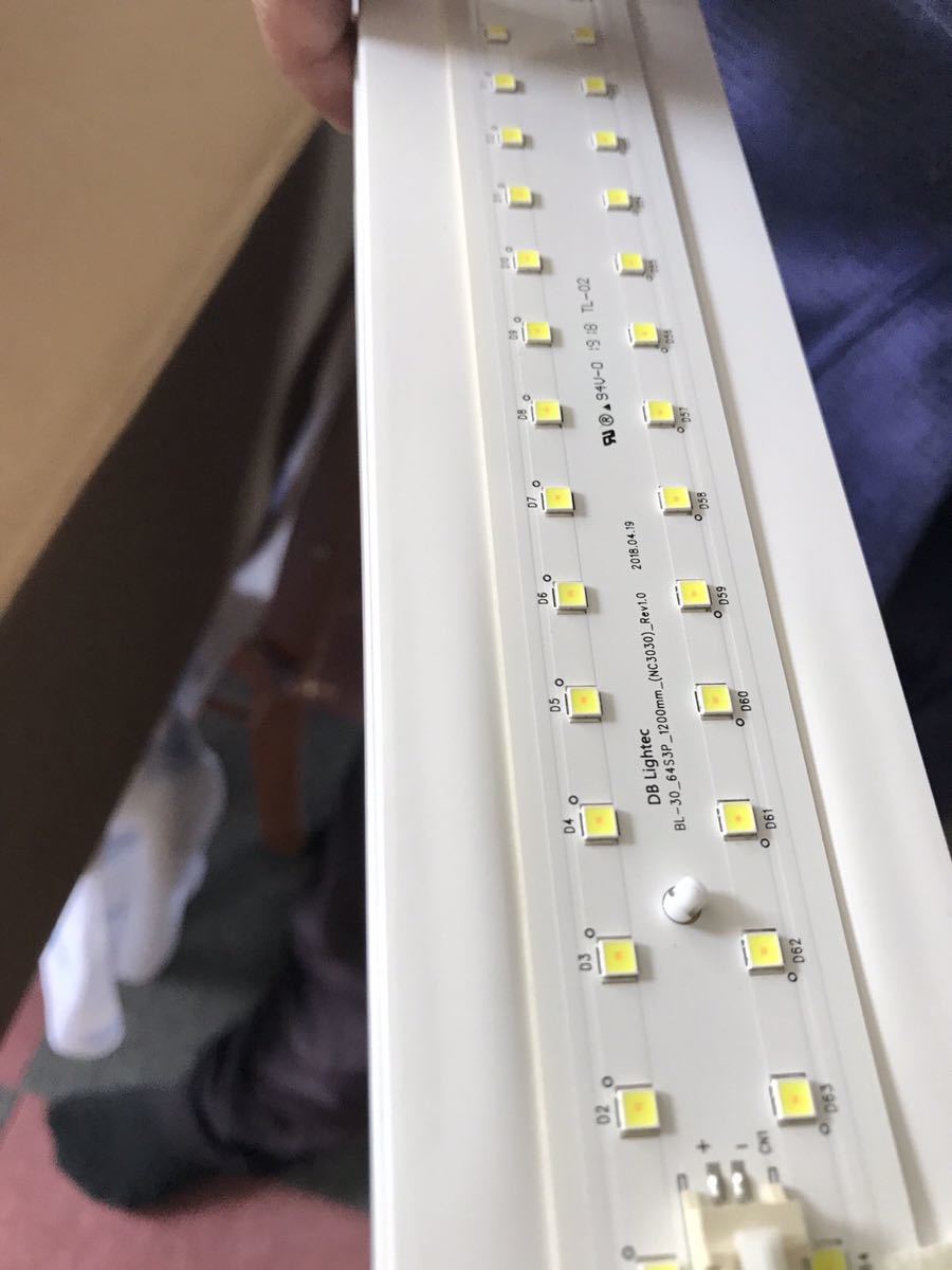 LED蛍光灯 直管 10W形 | 10形 全工事不要 工事不要 10本セット 10W型 LED直管 Livtec 10w形 昼光色 直管蛍光灯 led蛍光灯 7の通販｜LED直管・丸