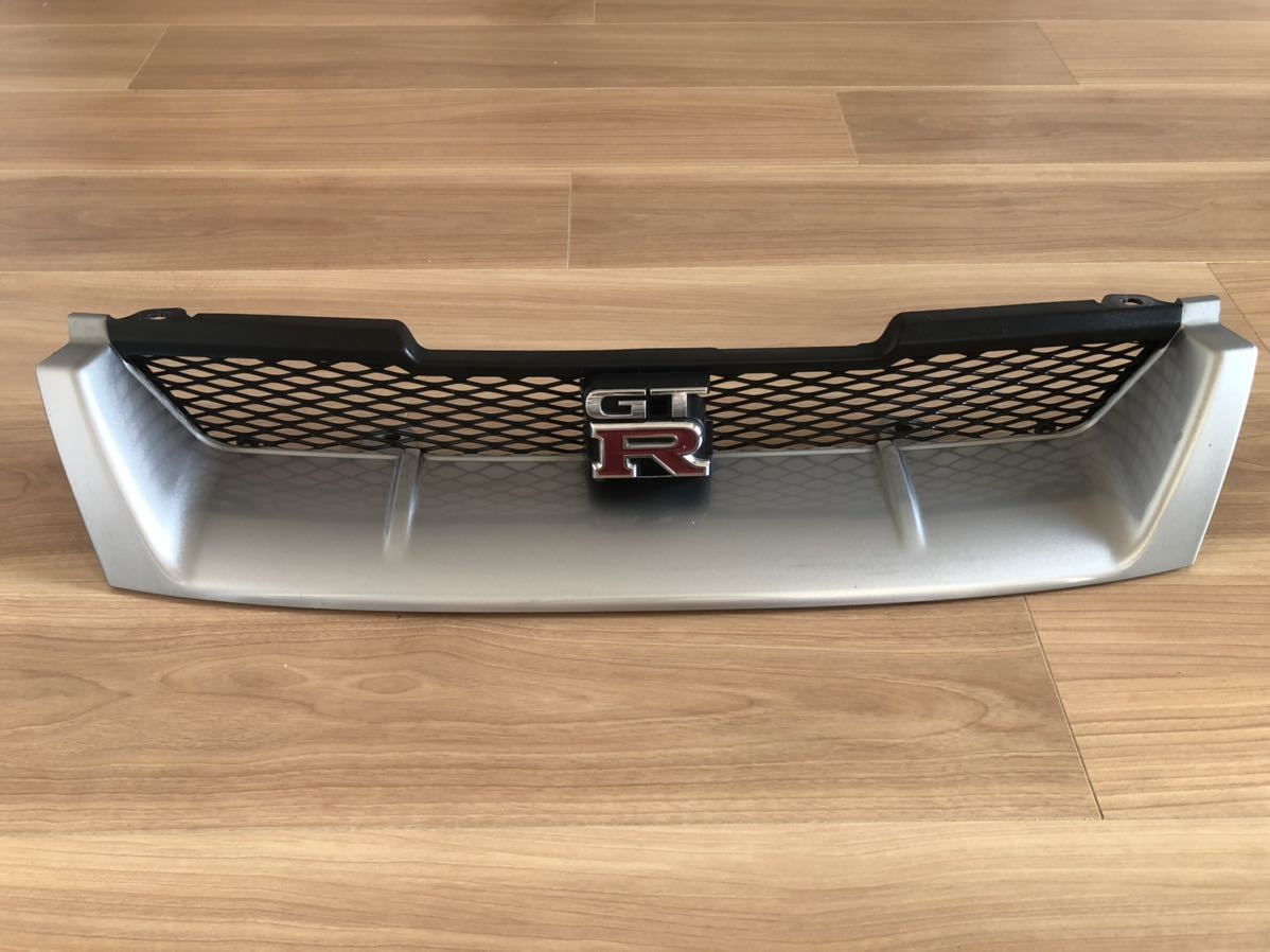 日産 スカイラインGT-R BCNR33 純正フロントグリル エンブレム付き 62310 24u00