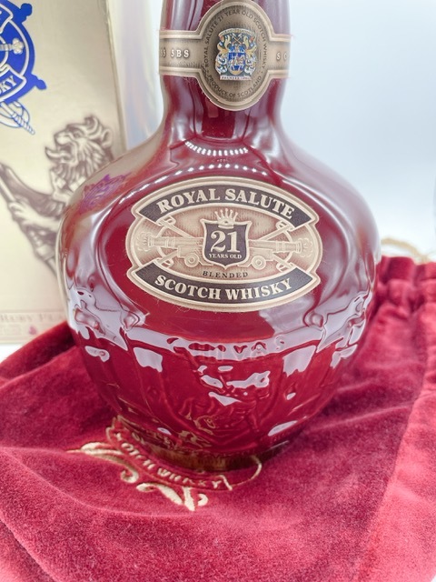 飲料・酒 未開栓 ロイヤルサルート スコッチウイスキー 陶器 21年 赤ボトル