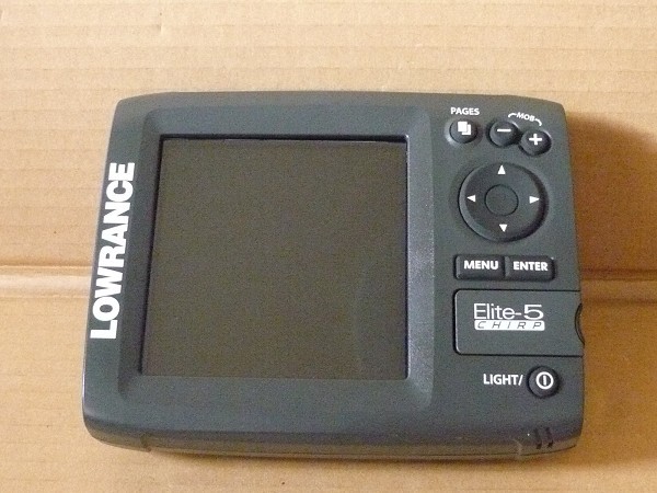 【送料無料，新作登場】 LOWRANCE Elite 5 CHIRP ハードカバー付 品(モニター5型～)｜売買されたオークション情報、yahooの商品情報をアーカイブ公開 - オークファン 魚群探知機