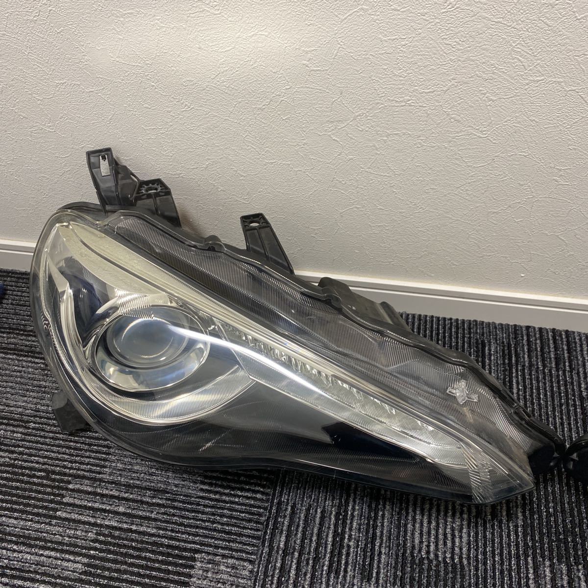 トヨタ 86 ZN6 ヘッドライト 前期 左右セット3 トヨタ86 ZN6 社外