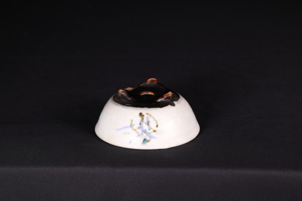 石井盆栽人気和鉢作家 平安虹泉作「虹泉白釉五彩草花図切立段足丸鉢