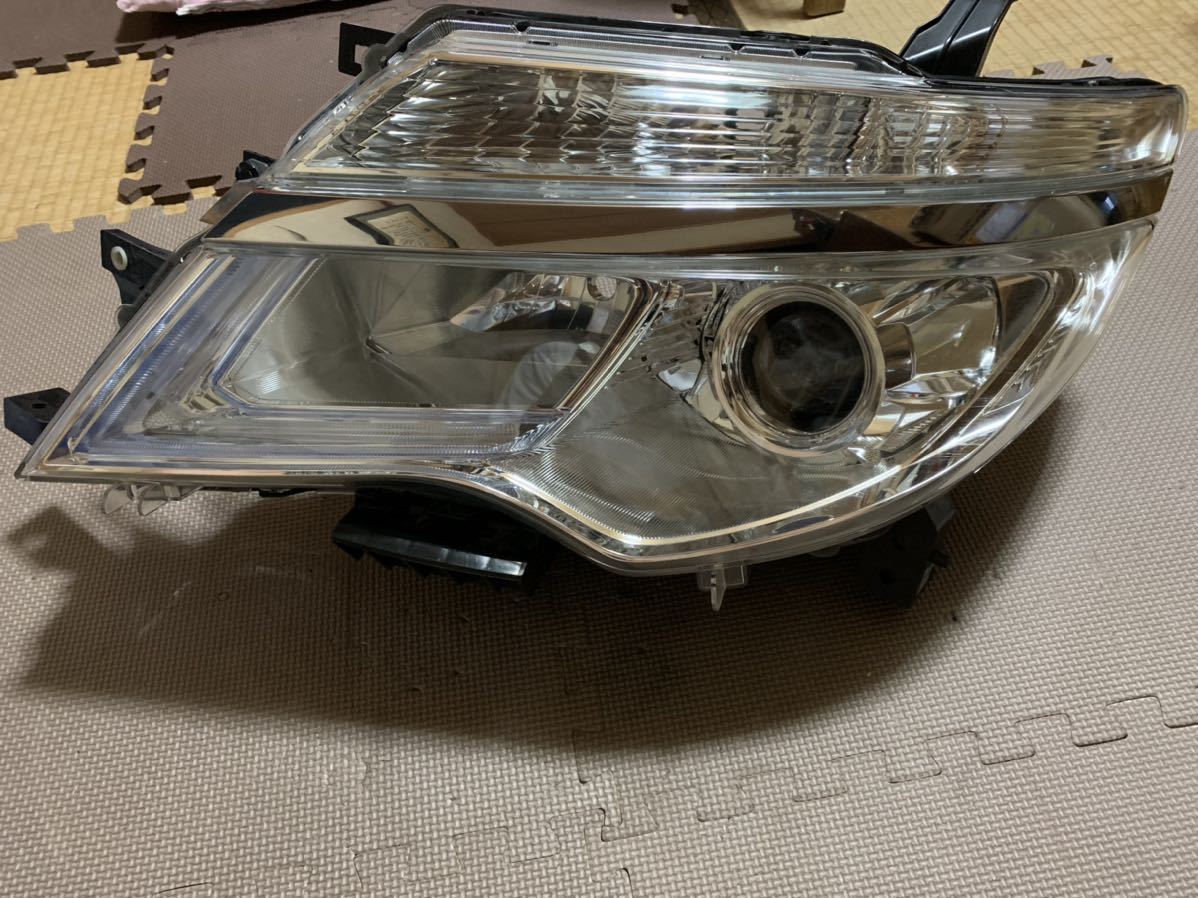 良品 セレナ C26 後期 左 助手席側 ヘッドライト LED KOITO 100-23683