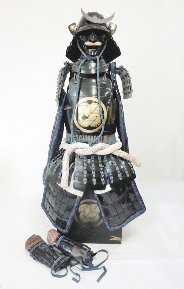 最安値，定番】 鎧兜 甲冑 大鎧 豪華絢爛 一式 武者 武将 等身大 状態