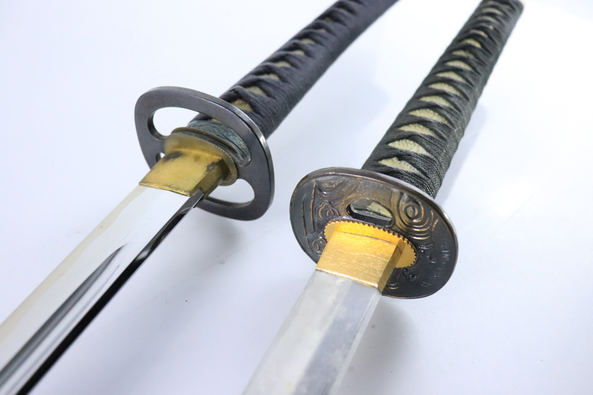 エルデンリング』名刀月隠 全長106cm 重量1.44kg 模造刀 居合練習