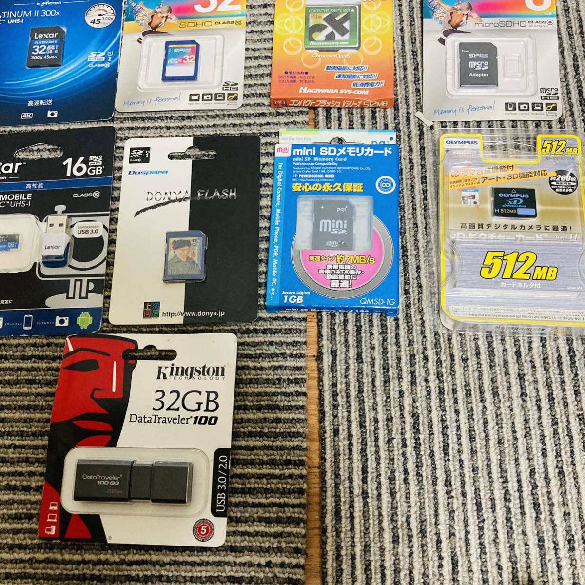 | 周辺機器 Switch用 ガーミンアストロ320 ガーミンアストロ430 用 電池ふた バッテリー ZDR035 ドライブレコーダー 前後２カメラ COMTEC コムテック microSDカード 作動品 カードゲーム保護