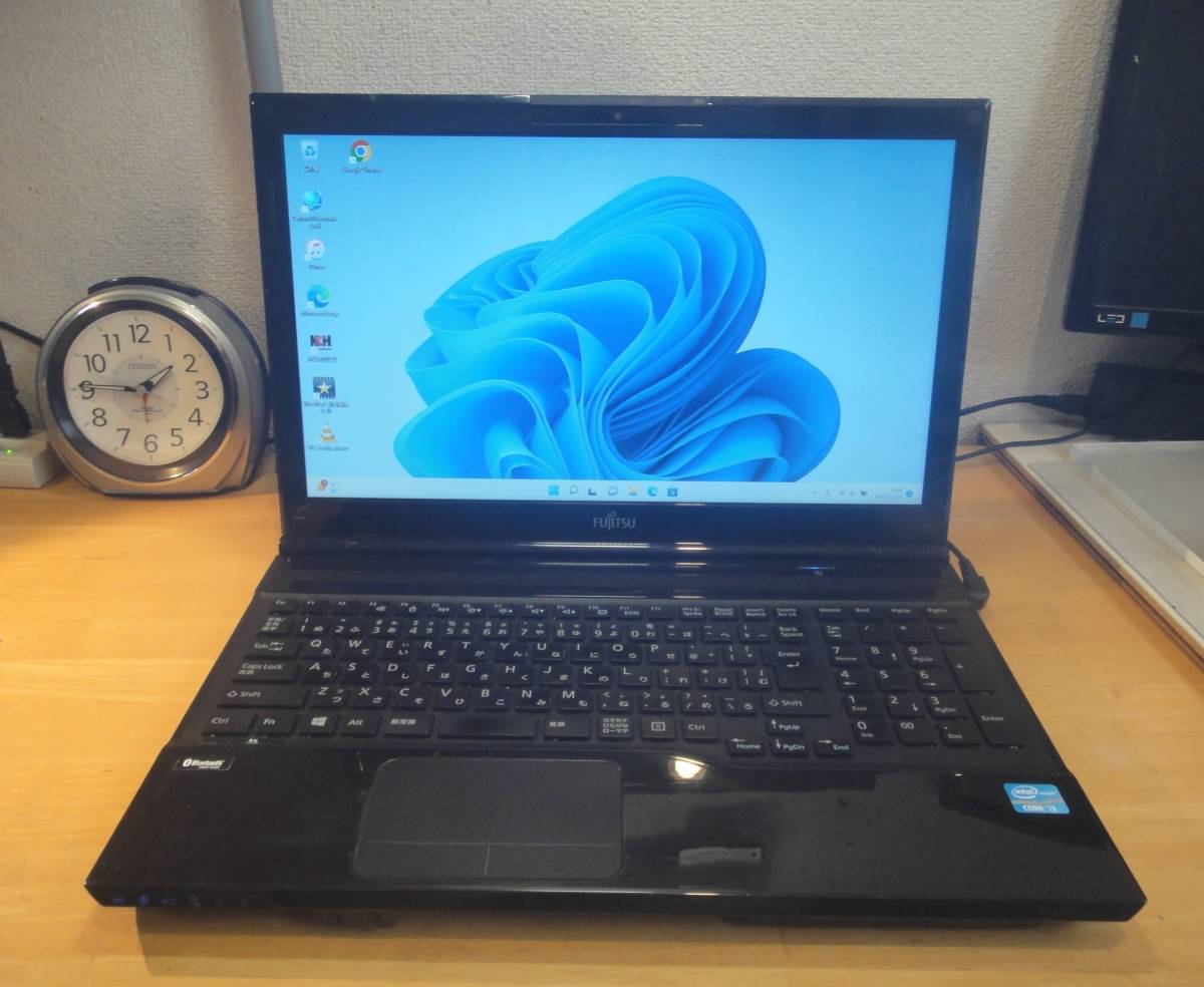 FUJITSU LIFEBOOK AH45/K Windows11/SSD500/i3/メモリ４GB / Office2021 /15インチ