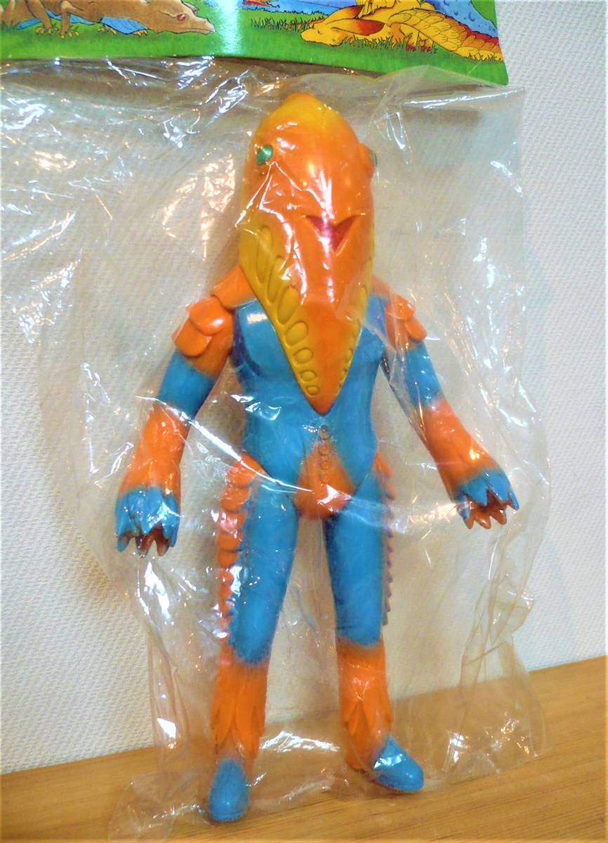 ソフビ　メトロン星人Jr 円谷コミュニケーション　2000年 円谷コミュニケーションズ 怪獣郷 「ウルトラマンA」 幻覚宇宙人