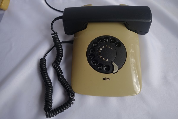 電話機 Iskra レトロなダイヤル式電話機 Iskra イスクラ レトロ