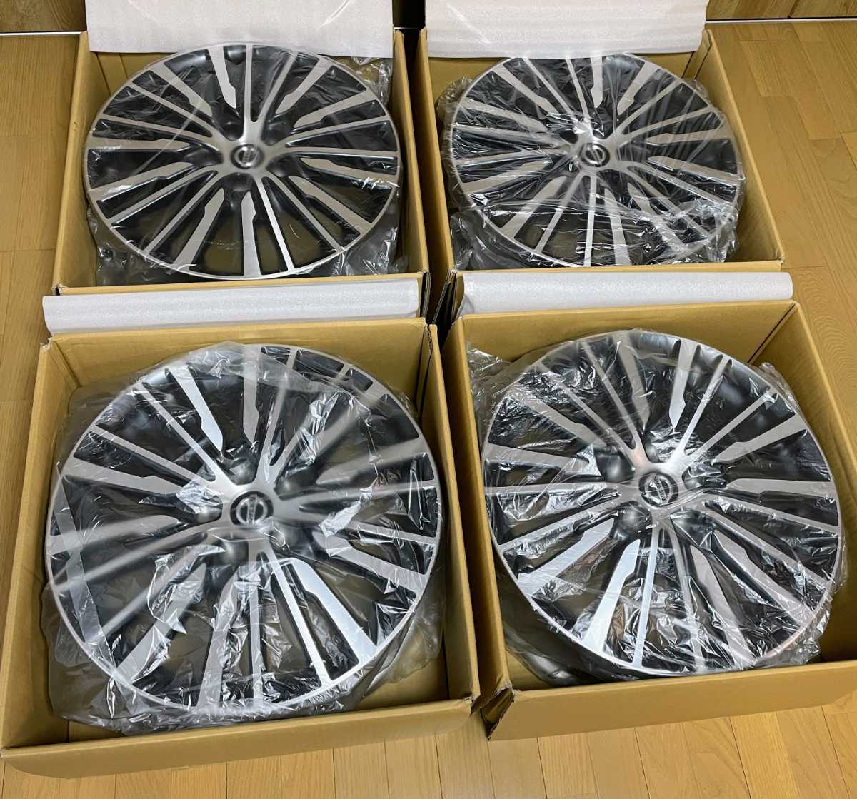 【新車外し極美品】日産NISSAN エルグランド アーバンクローム 純正アルミホイール 4本1セット