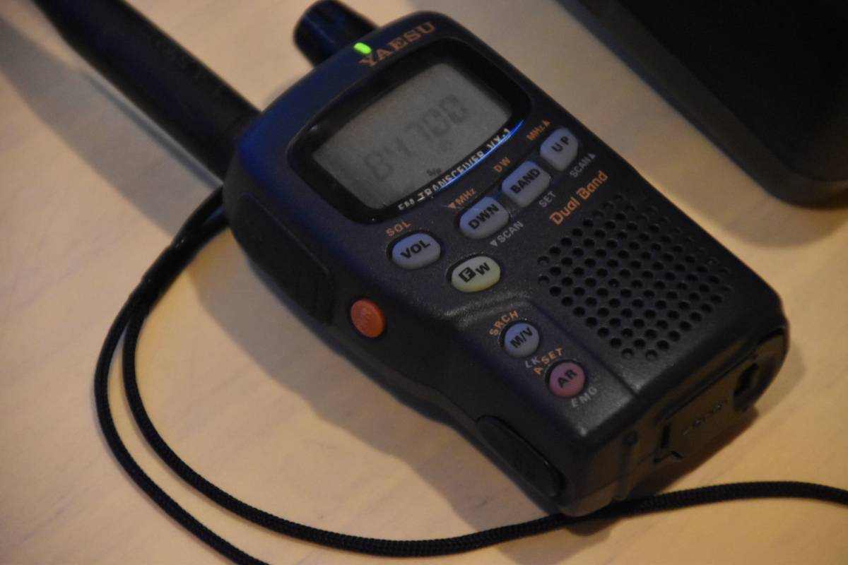 FT-65 ハンディ アマチュア無線機 ヤエス デュアルバンド FM