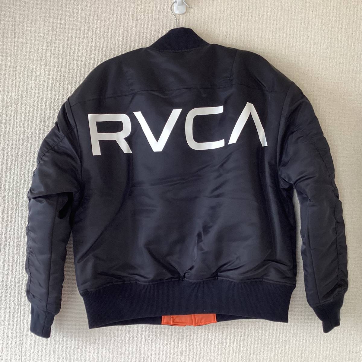 RVCA　ルーカ　MA-1　ジャケット　メンズ　USサイズM　日本サイズL　新品未使用　正規品　送料無料　ルカ　黒　ブラック　希少　人気