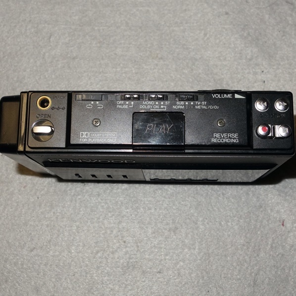 ◇KENWOOD CP-700 AM/FMポータブルカセットプレーヤー ラジオOK