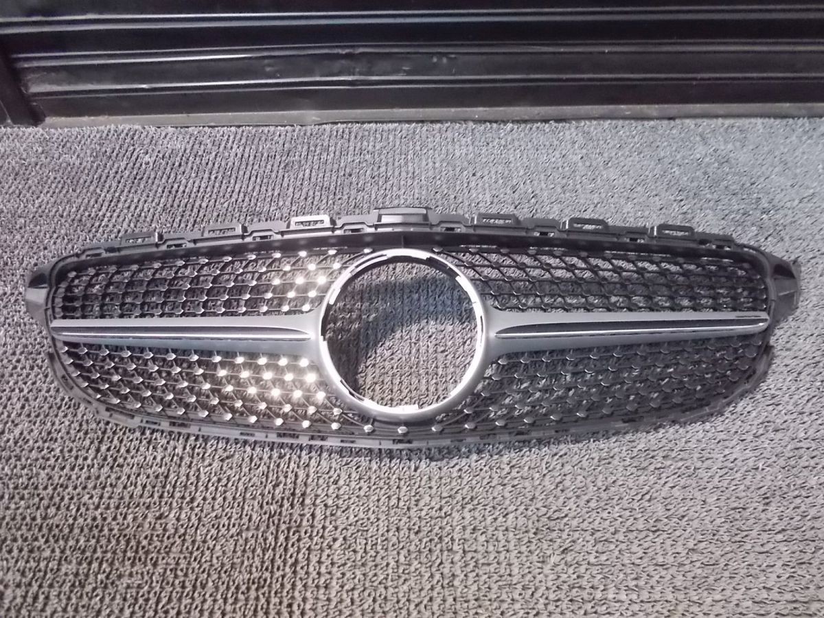  激安 ベンツ W205 Cクラス 純正 ノーマル フロントグリル ダイヤモンドグリル A2058804583 / P10-545(フロント)｜売買されたオークション情報、yahooの商品情報をアーカイブ公開 - オークファン メルセデス・ベンツ用