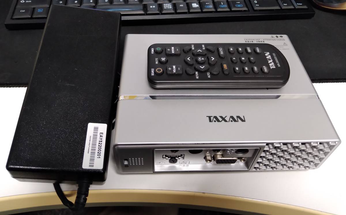 TAXAN LED小型 プロジェクター KG-PL105S 動作品 LED光源