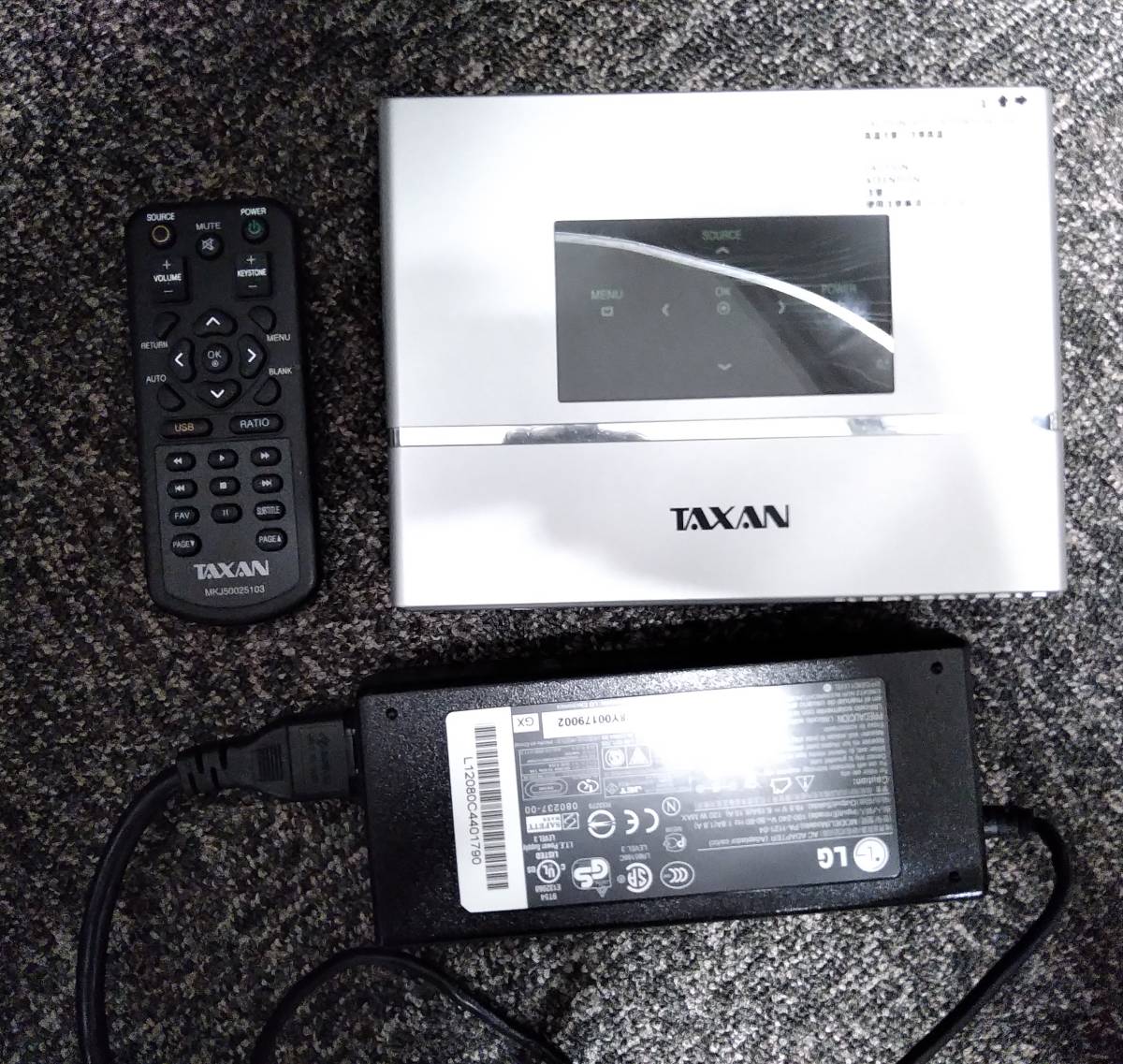 TAXAN LED小型 プロジェクター KG-PL105S 動作品 LED光源