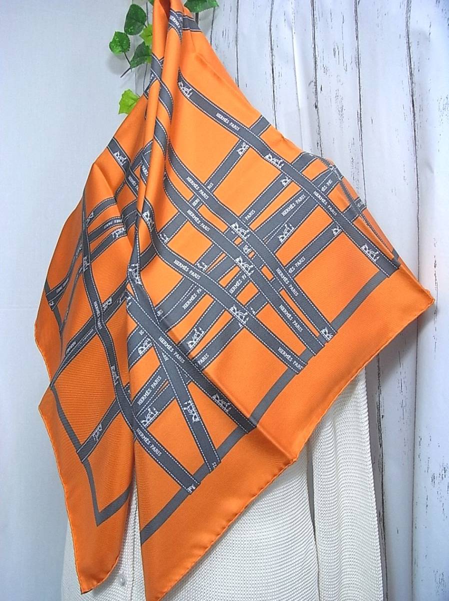 1円から★正規　エルメス　HERMES　シルクスカーフカレ　リボン柄　エルメスオレンジ　 エルメス HERMES スカーフ 1円～☆美品 エルメス・フラッグシップ 華やかHERMES《エルメス・フラッグシップ》カレ90