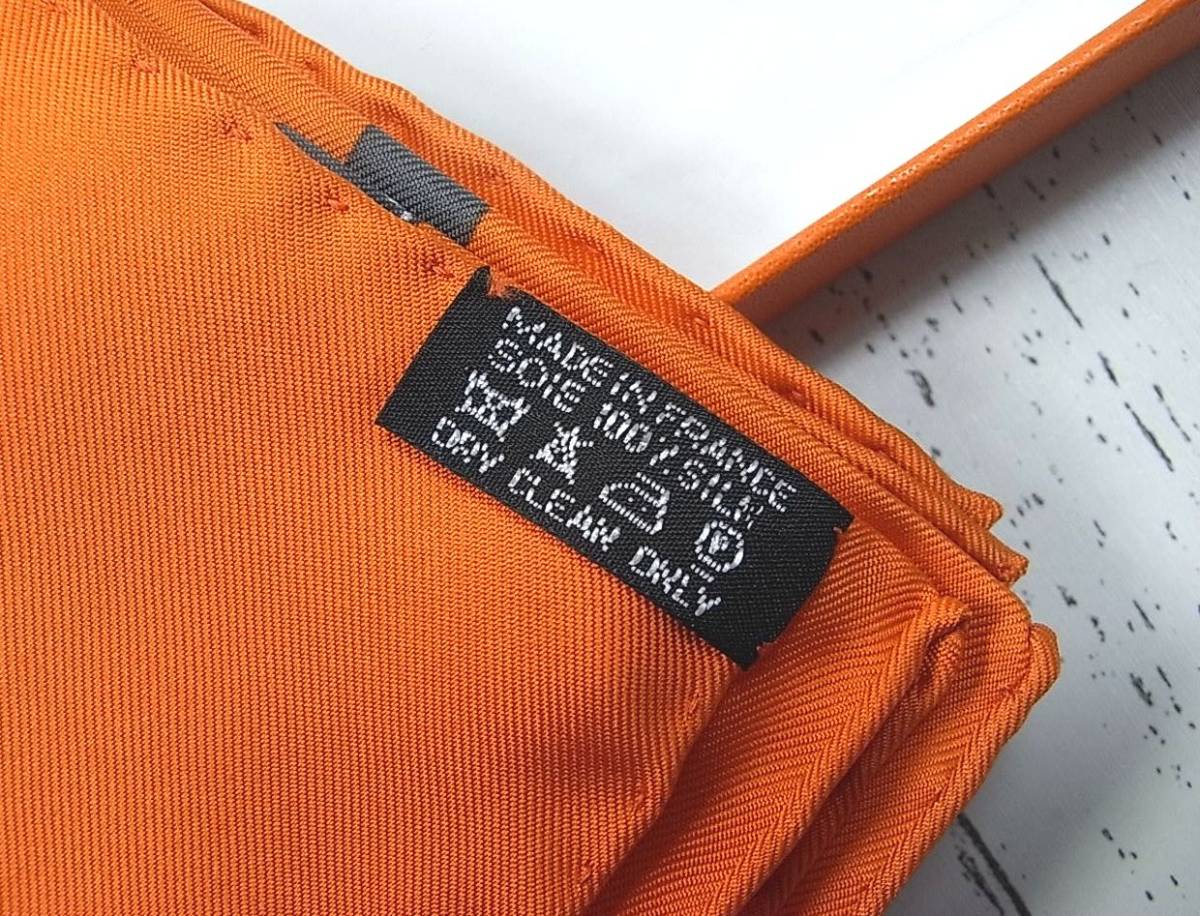 1円から★正規　エルメス　HERMES　シルクスカーフカレ　リボン柄　エルメスオレンジ　 エルメス HERMES スカーフ 1円～☆美品 エルメス・フラッグシップ 華やかHERMES《エルメス・フラッグシップ》カレ90
