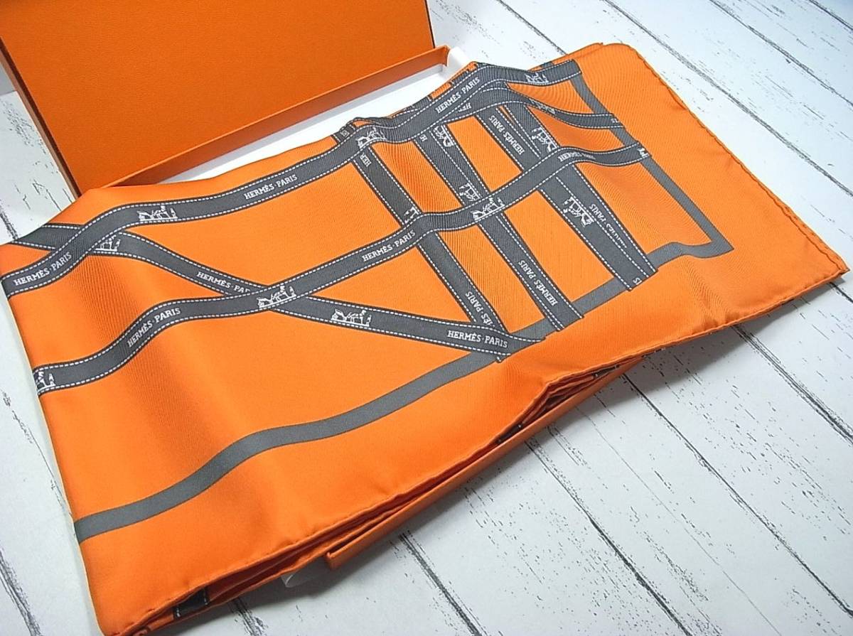 1円から★正規　エルメス　HERMES　シルクスカーフカレ　リボン柄　エルメスオレンジ　 エルメス HERMES スカーフ 1円～☆美品 エルメス・フラッグシップ 華やかHERMES《エルメス・フラッグシップ》カレ90