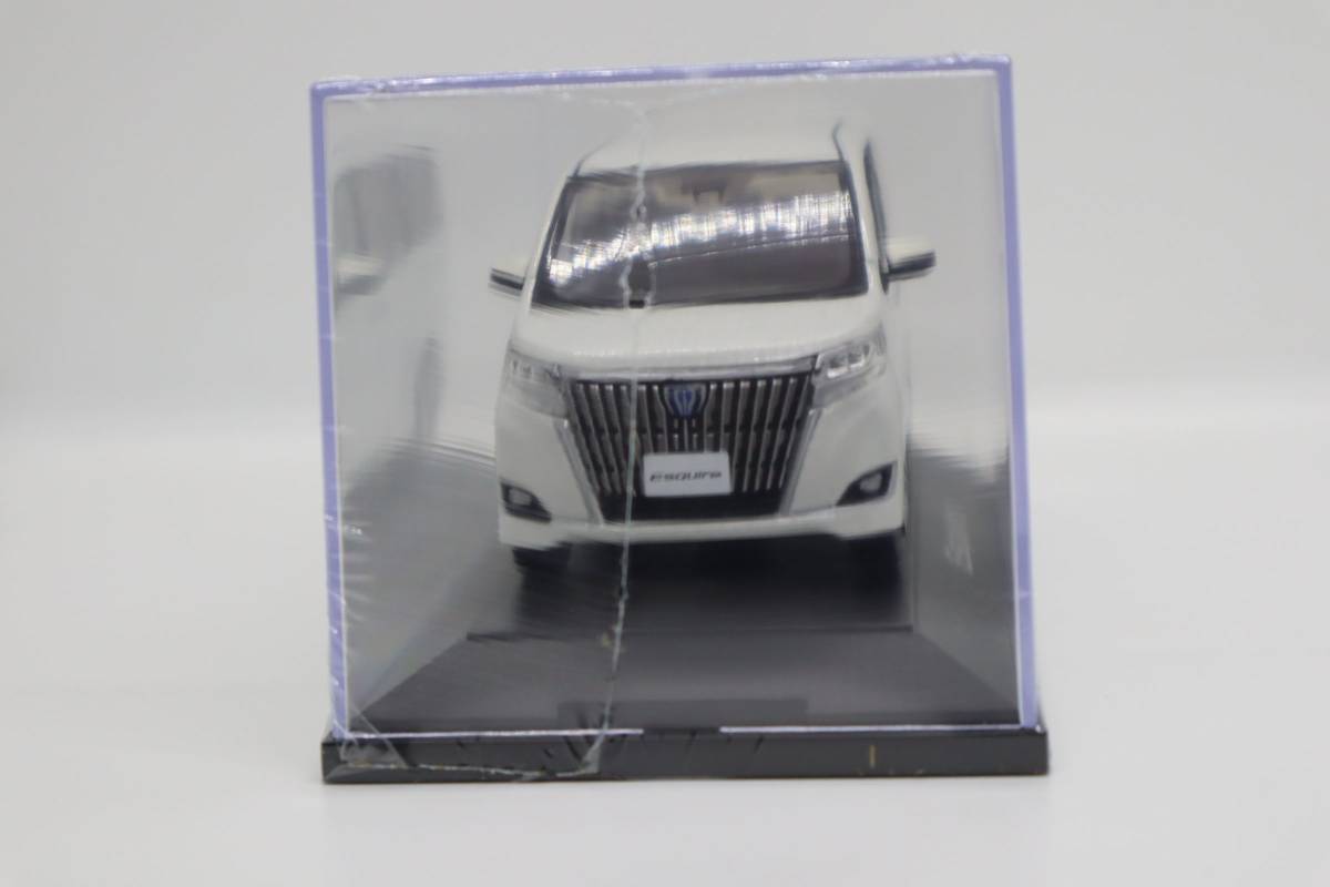 J0886 2 N トヨタ エスクァイア ミニカー 1/30 ホワイトパール 