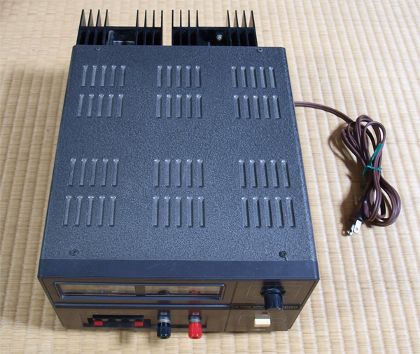 ALINCO DC安定化電源 EP-3030 アルインコ 実働品♪///(アクセサリ