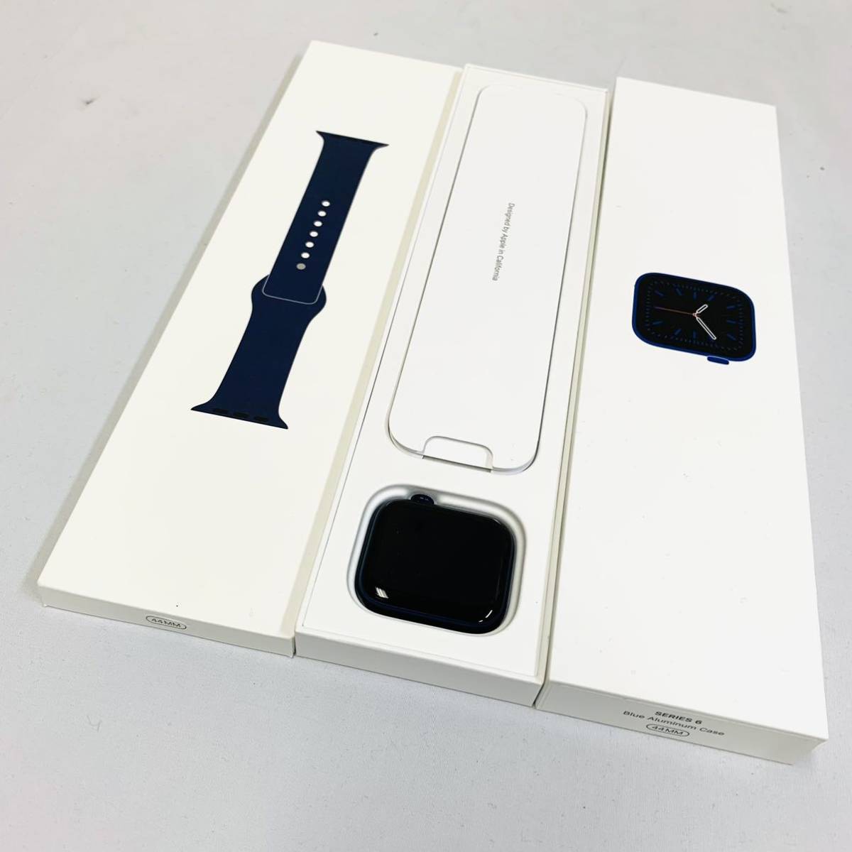 美品】Apple Watch Series 6 GPSモデル 44mm M00J3J/A アップル 