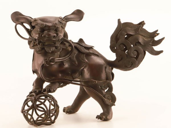 古銅玉獅子の置物 [B31640] 玉乗り獅子 玉獅子 置物 : 銅製 金色 高岡銅器工芸品 アンティーク