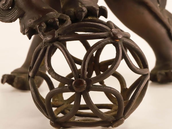 玉乗り獅子 玉獅子 置物 : 銅製 金色 高岡銅器工芸品 アンティーク