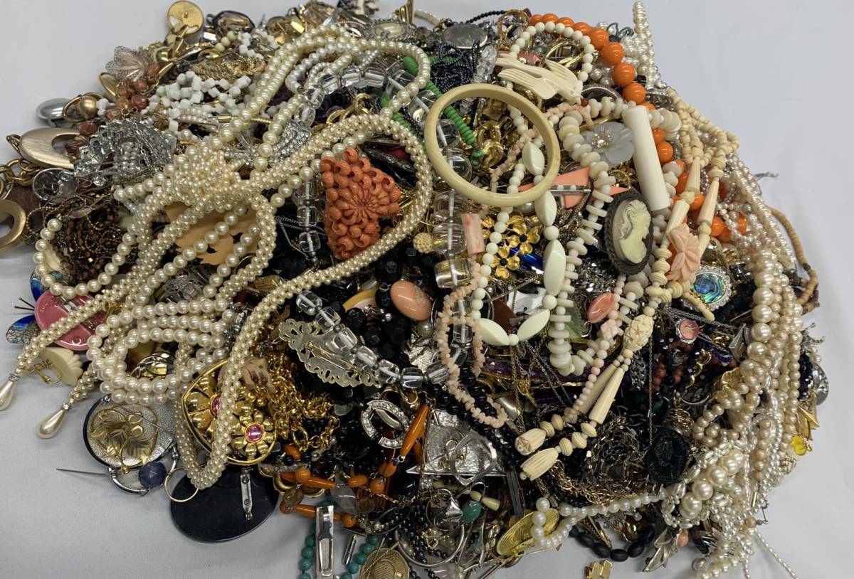 ネックレス イミテーション アクセサリー ブローチ 大量 パール 総重量