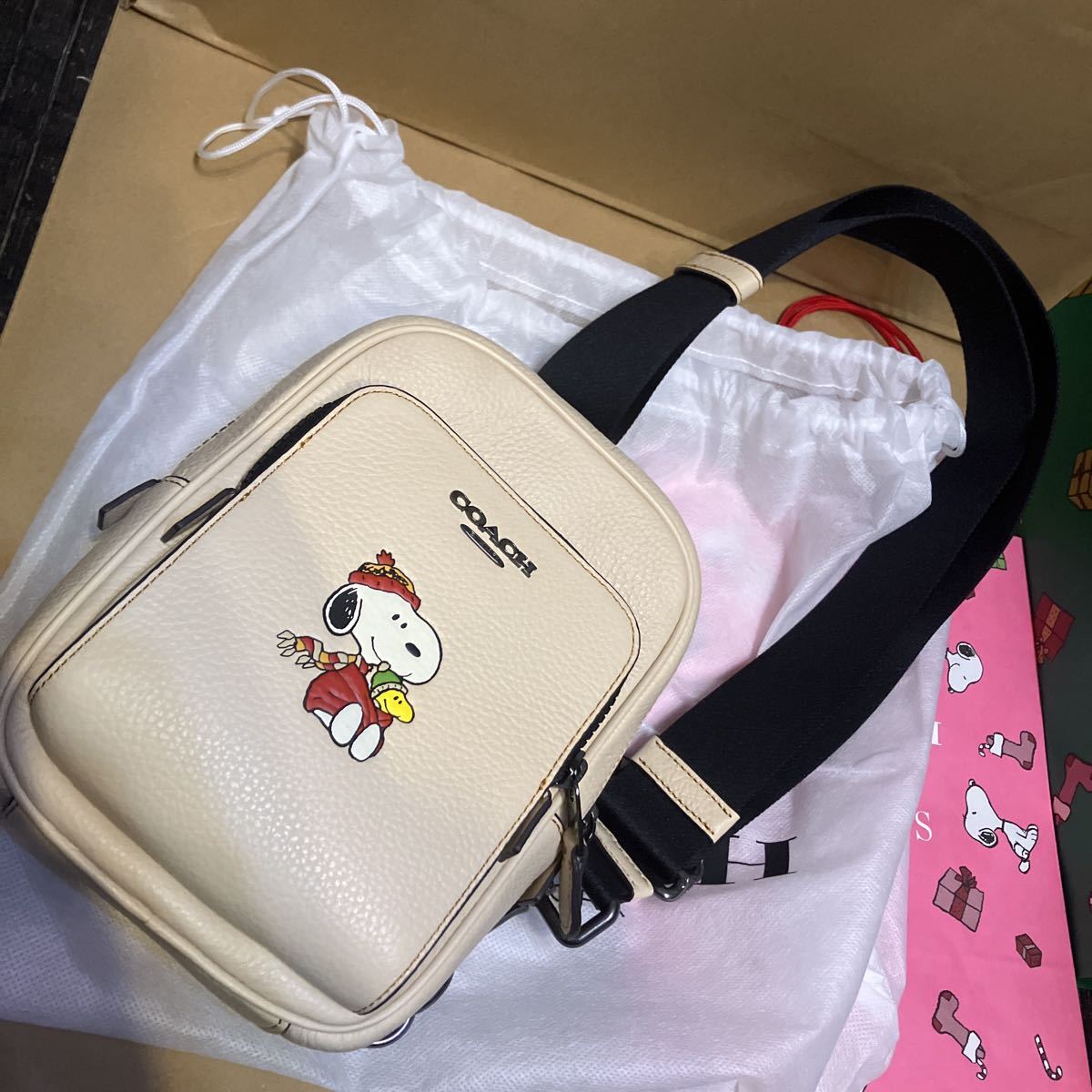 送料込専用袋付○新品○価72600 COACH X PEANUTS スヌーピー ボディ 