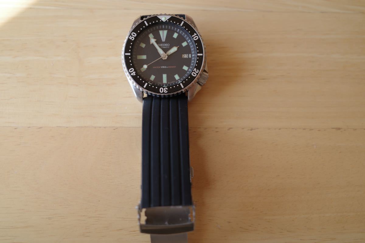 【新品，限定SALE】 SEIKO セイコー 150mダイバー 4thモデル デイト 7002-7000 自動巻き メンズ(3針＋カレンダー)｜売買されたオークション情報、yahooの商品情報をアーカイブ公開 - オークファン 3針＋カレンダー