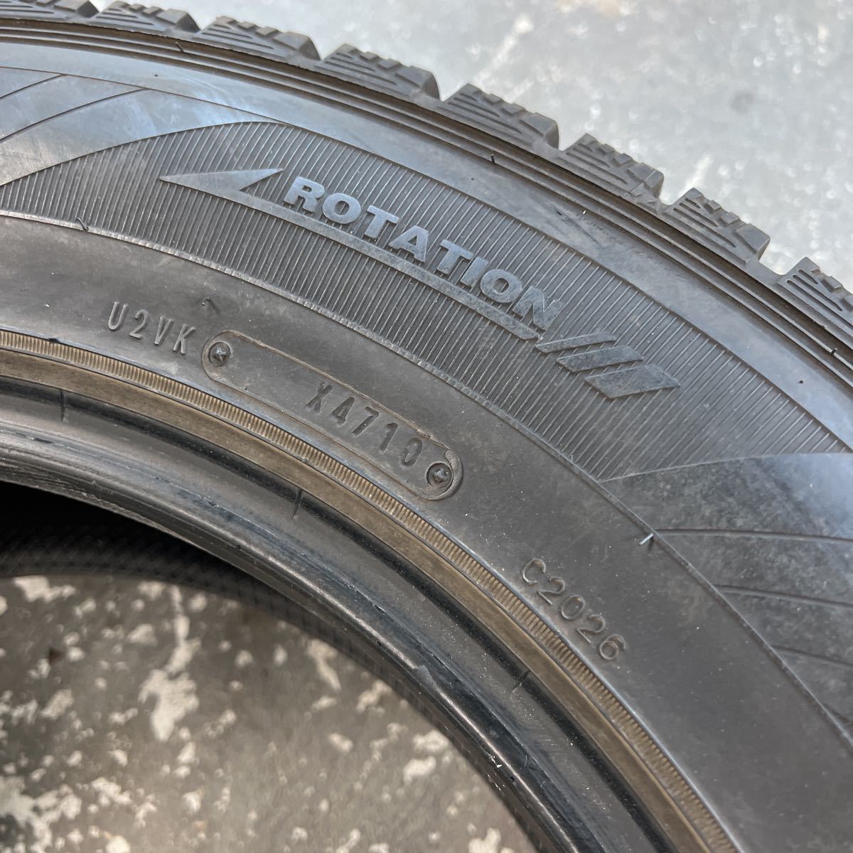 ダンロップグラントレックスタッドレスタイヤ 235/65R18 中古超バリ山4