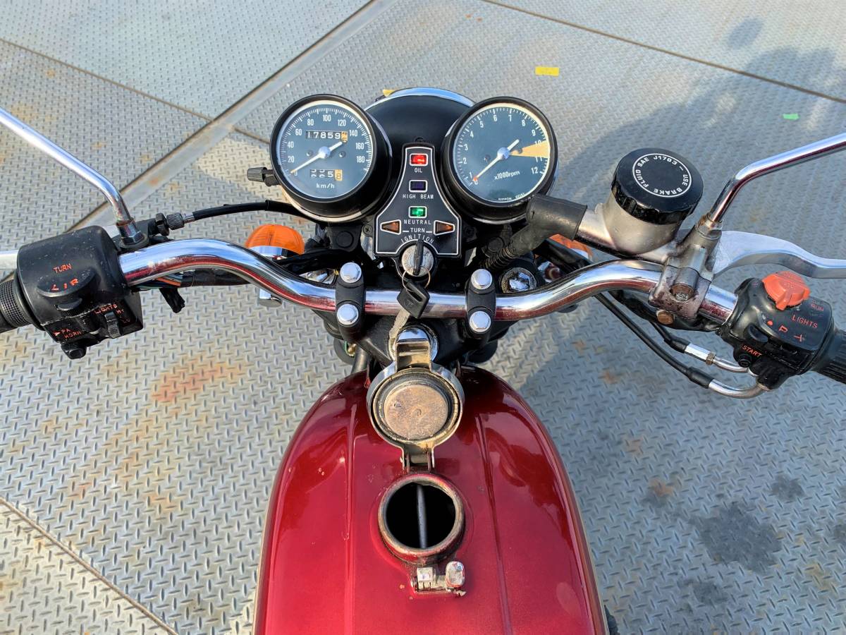 CB400F　赤　旧車絶版車、非常に奇麗な赤に黄色のラインです。キロメートルも浅い。KH250B, XJ550, Z750FX/3_10